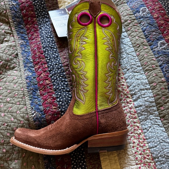 NWT Ariat Women's Futurity Boon Western Boot Cognac Roughout Size 5.5 - Picture 4 of 16